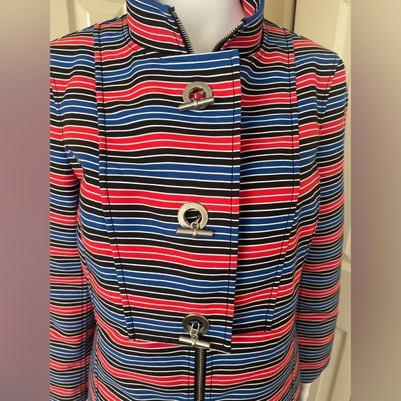 Unique Worth New York red and blue striped raincoat and bucket hat - Picture 2 of 8